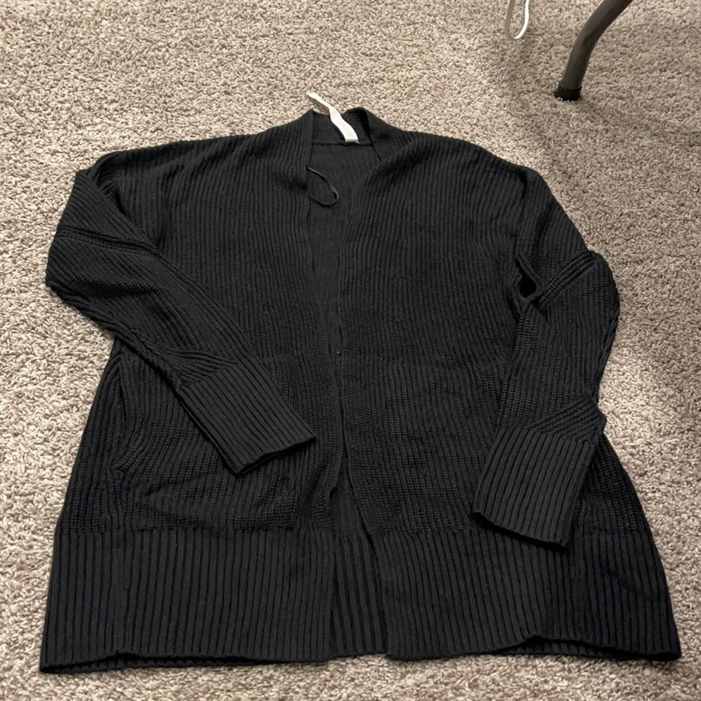 Lululemon black cardigan 5%cashmere size XS/S